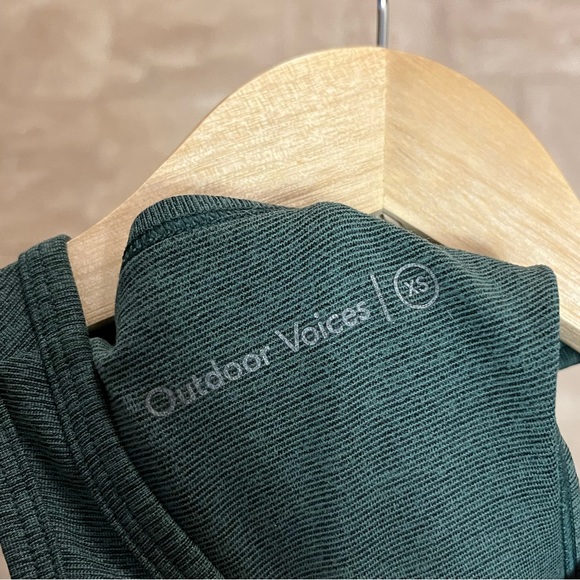 Outdoor Voices crop tank/sports bra sized xs - Picture 3 of 4